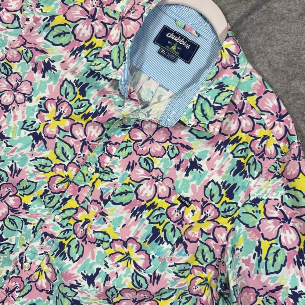Chubbies Button Down Shirt Mens Sz XL Pink Green Floral Lightweight Cotton